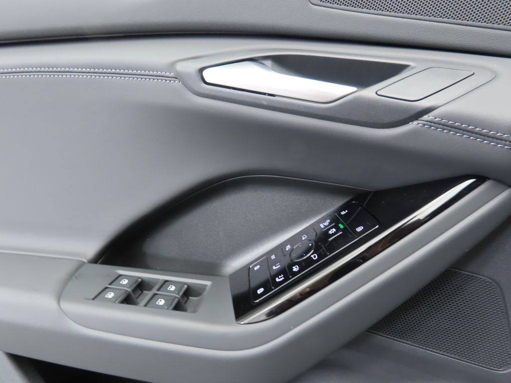 2025 Audi Q6 e-tron Premium 24