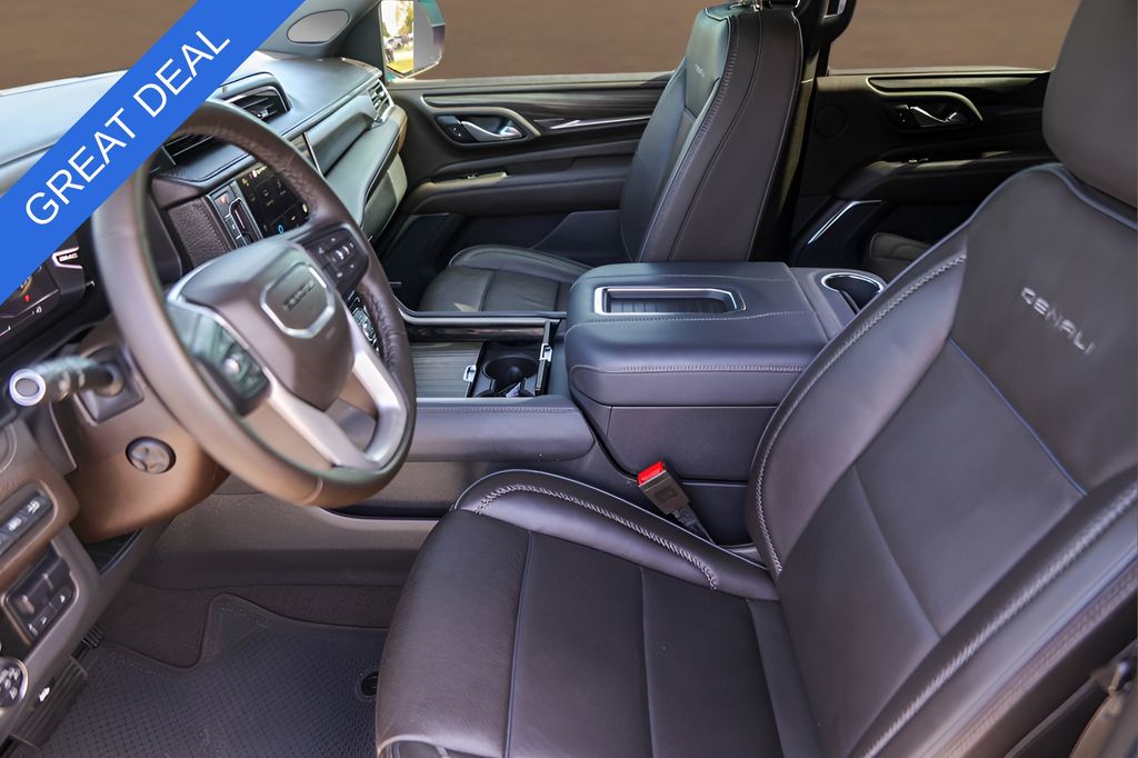 Used 2024 White GMC Denali image 9