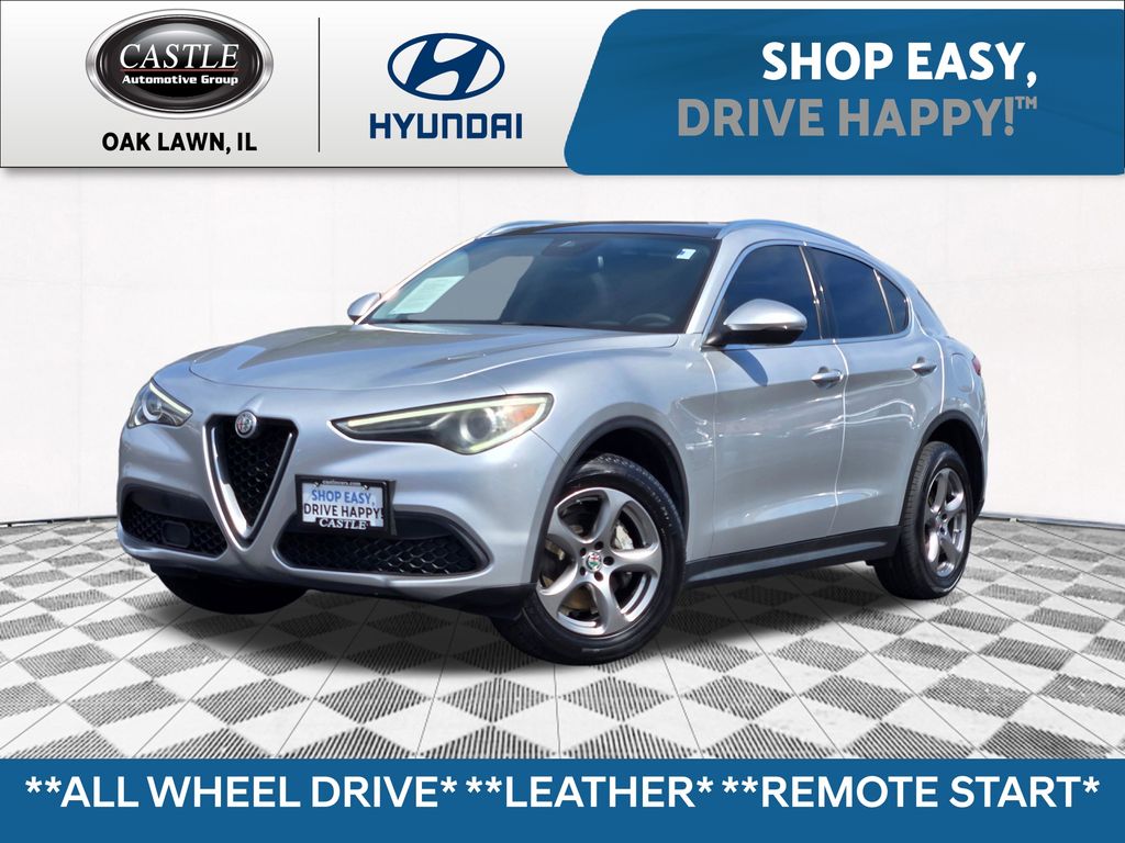2021 Alfa Romeo Stelvio Gris (Silverstone Gray Metallic) SUV/Crossover Tracción en las cuatro ruedas 8 velocidades Automática