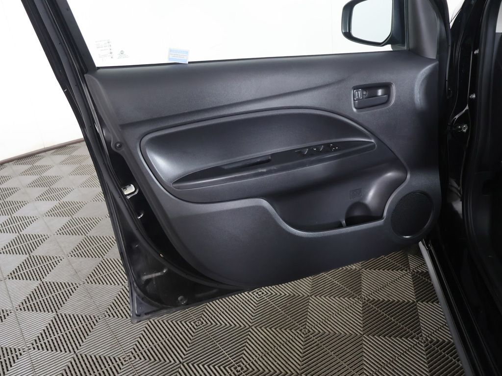 Used 2024 Black Mitsubishi ES image 19
