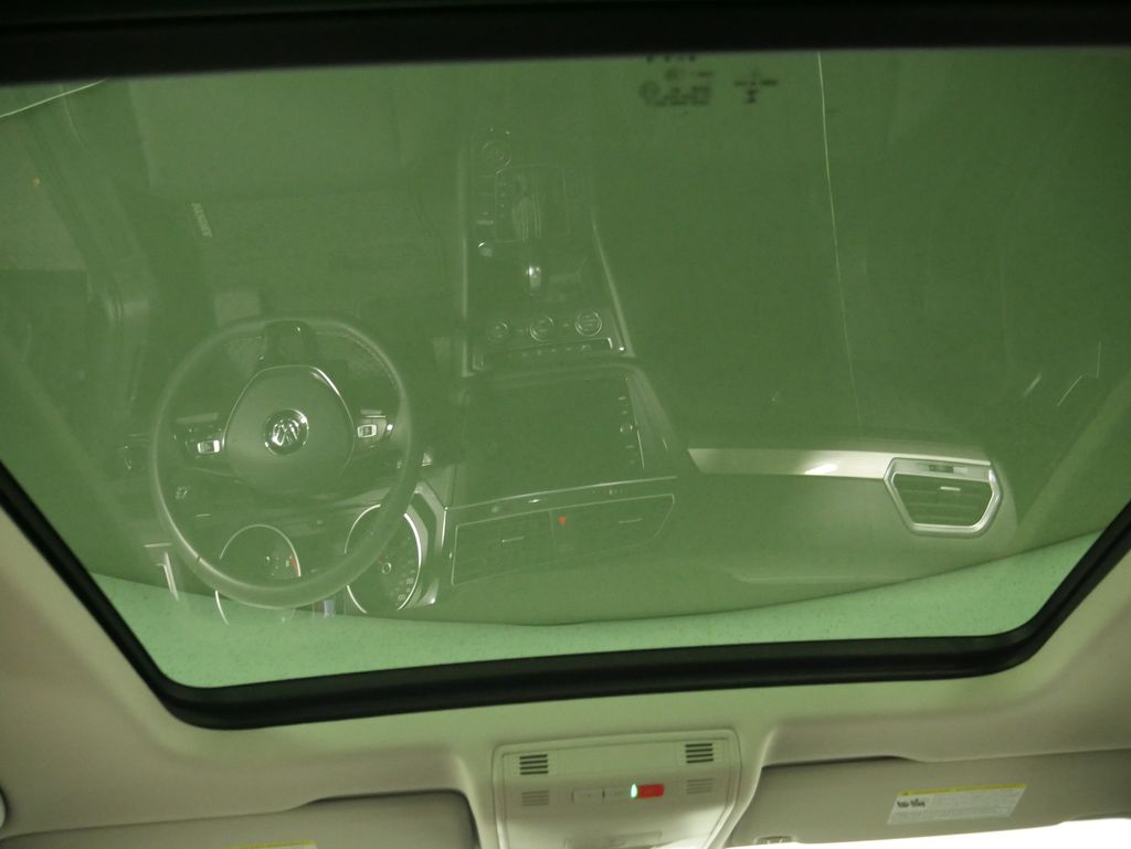 Thumbnail: 2021 Volkswagen Tiguan - 15