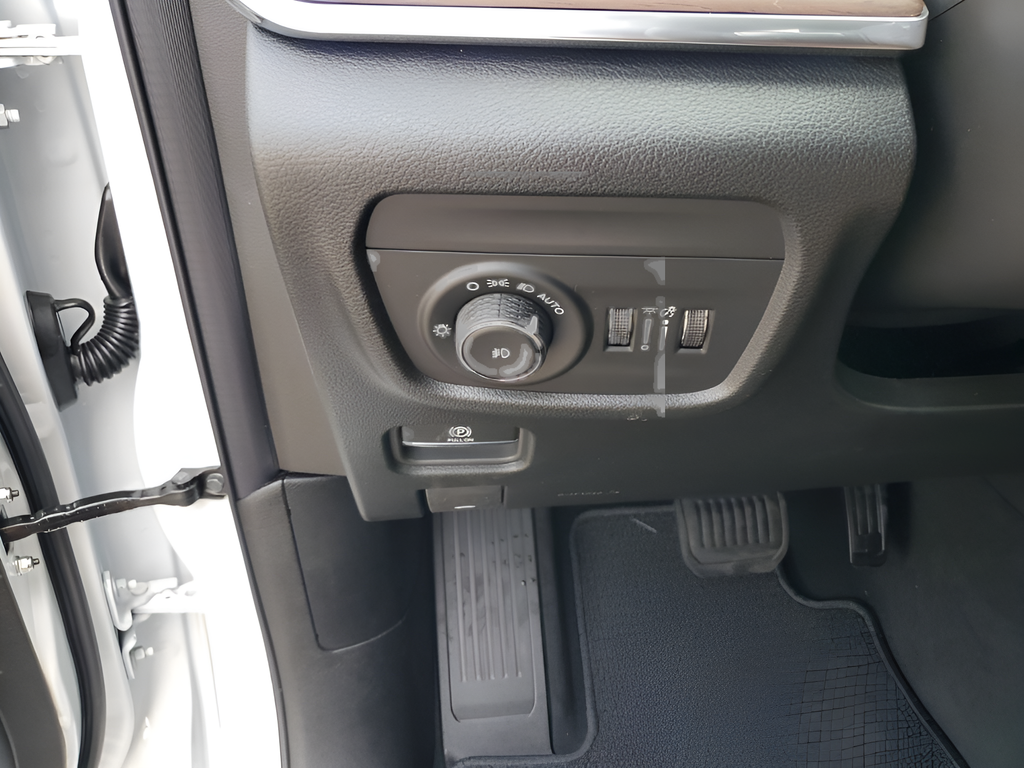 New Car 2025 Jeep Grand Cherokee L  Summit For Sale Under $60,000 In Austin, Texas