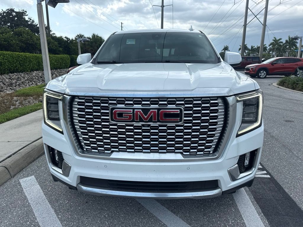 Used 2022 Summit White GMC Denali image 2
