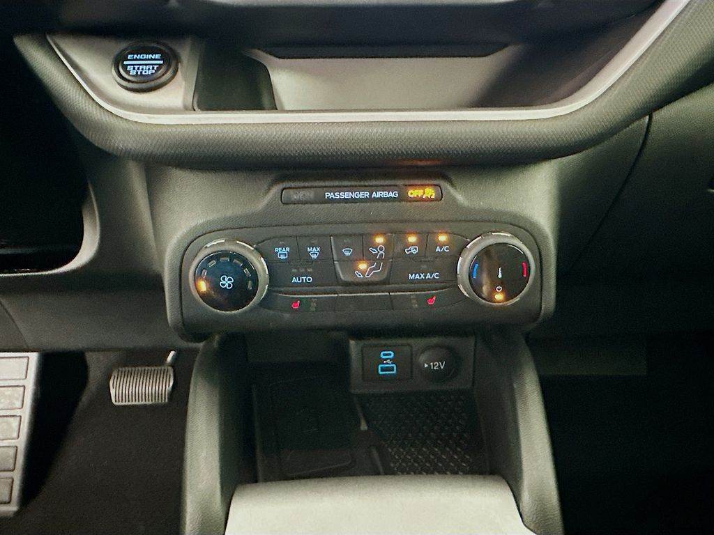 Thumbnail: 2022 Ford Bronco Sport - 16