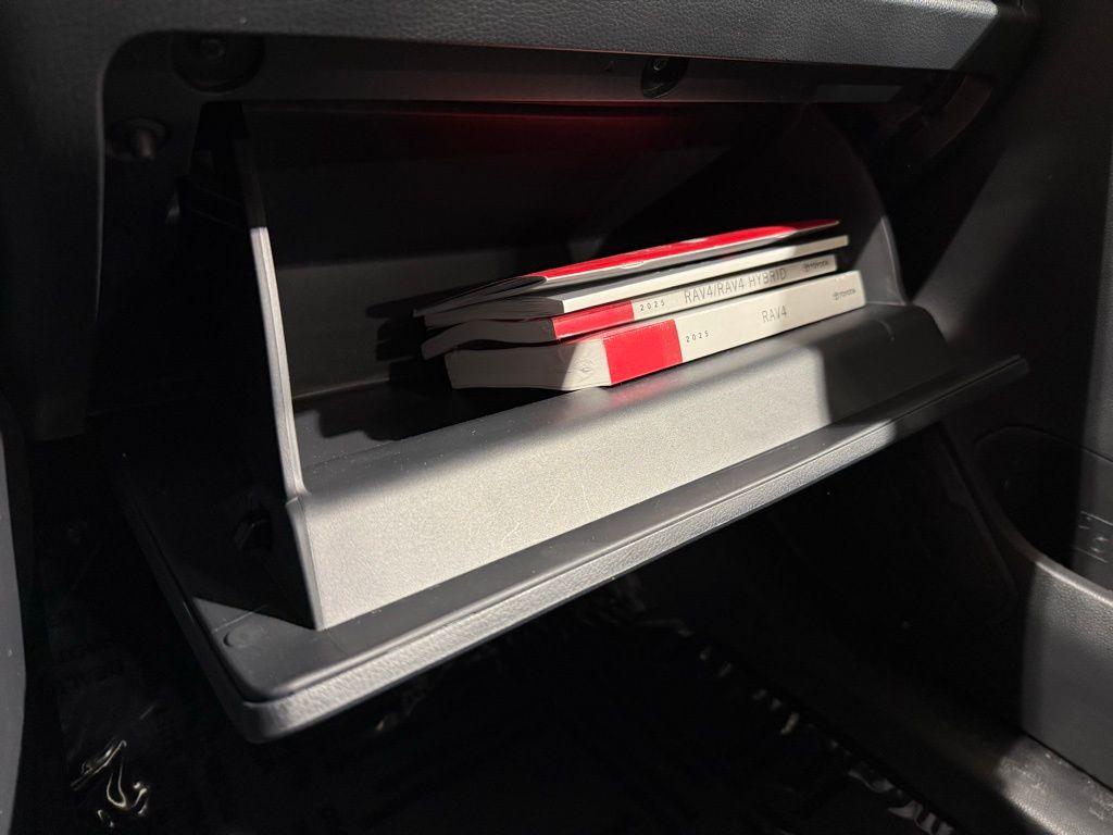 Thumbnail: 2025 Toyota RAV4 - 28