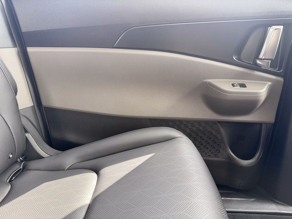 New 2026 Kia Carnival MPV Van