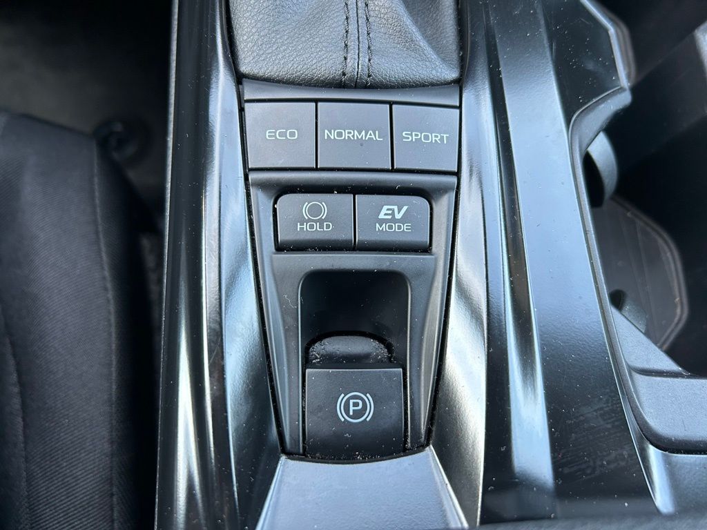 Thumbnail: 2025 Toyota Camry - 27