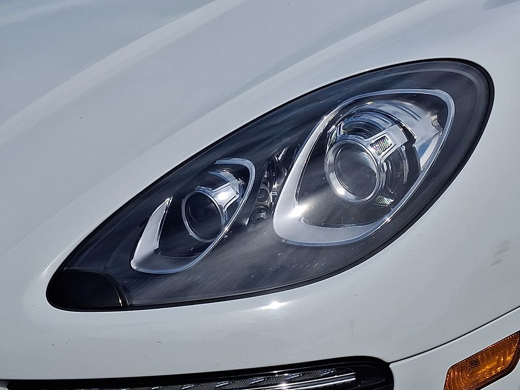Thumbnail: 2018 Porsche Macan - 11