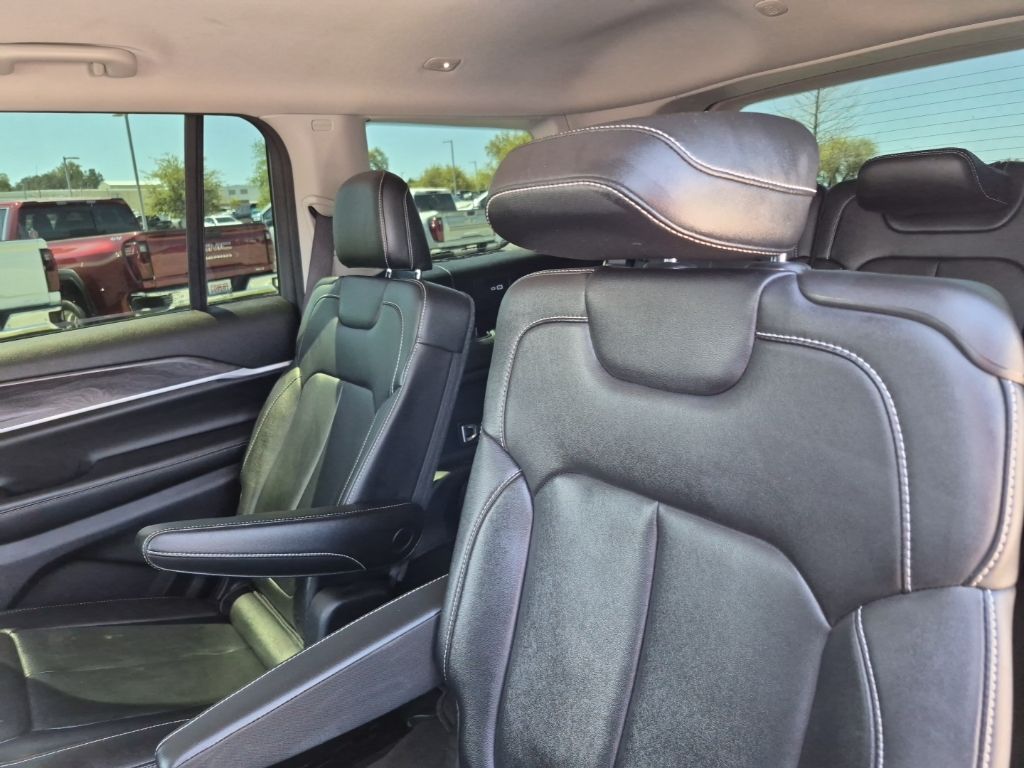 Used Car 2023 Jeep Grand Cherokee L  Limited For Sale Under $30,000 In Austin, Texas