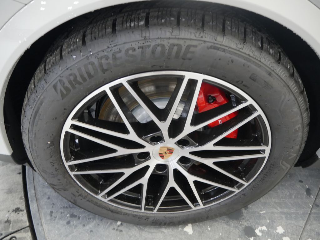 Thumbnail: 2026 Porsche Cayenne - 13