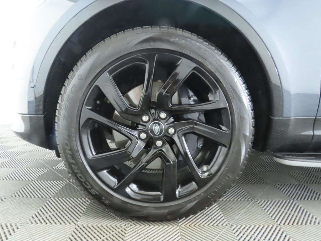 Thumbnail: 2024 Land Rover Discovery - 31