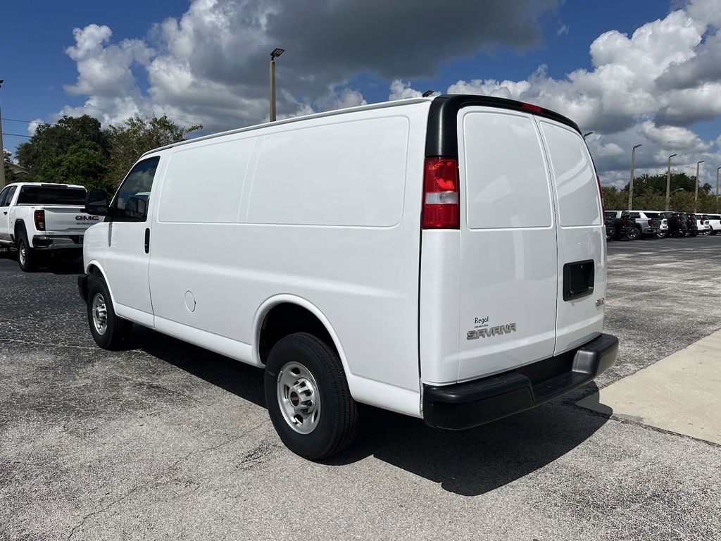 2024 GMC Savana 2500 Work Van 4