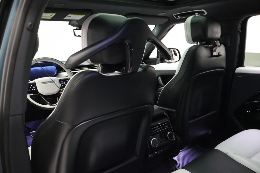 Thumbnail: 2025 Land Rover Range Rover Sport - 20