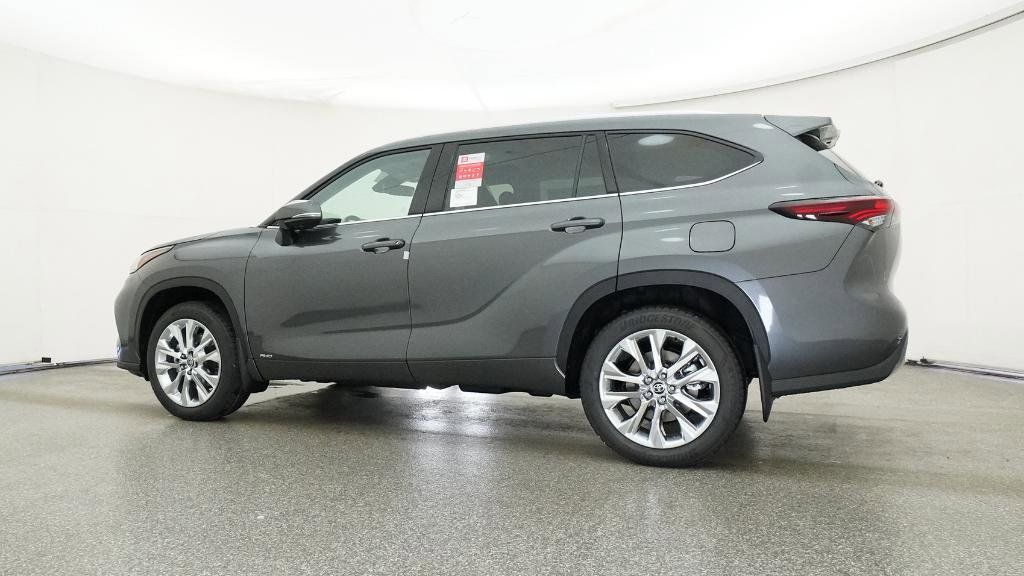 Thumbnail: 2025 Toyota Highlander - 11