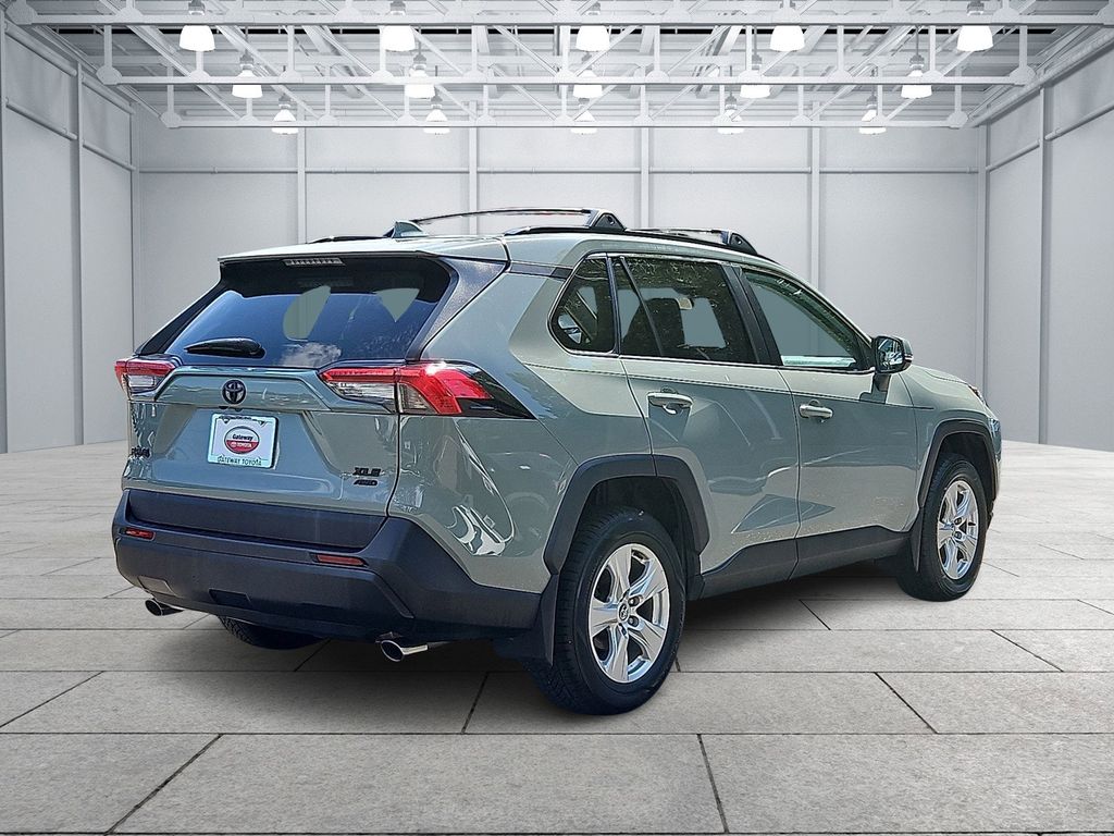 Thumbnail: 2021 Toyota RAV4 - 5