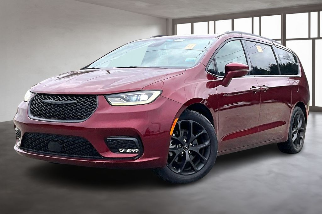 2021 Chrysler Pacifica Touring L's photo