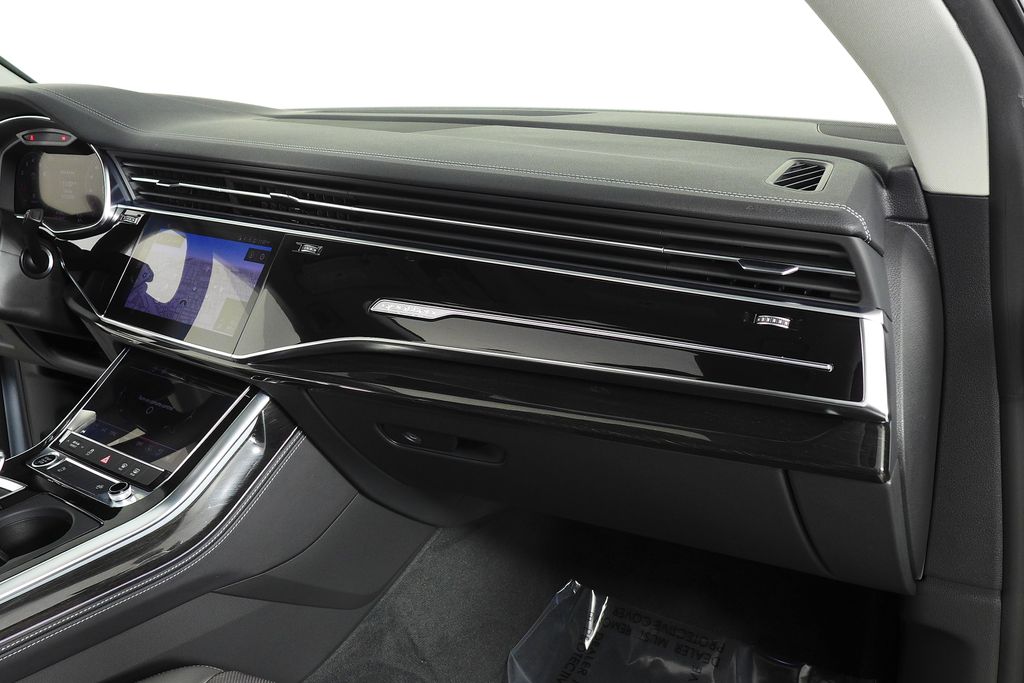 Thumbnail: 2024 Audi Q8 - 14