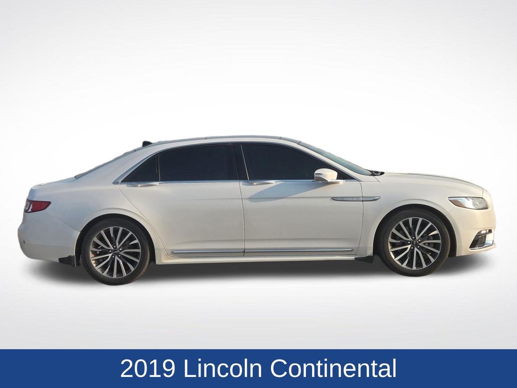 Used 2019 Lincoln Continental Select with VIN 1LN6L9TK4K5605921 for sale in Marshall, Minnesota