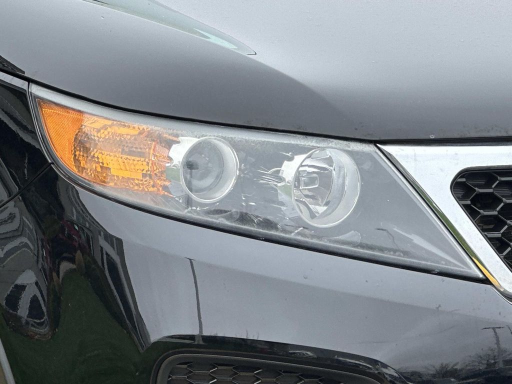 Thumbnail: 2011 Kia Sorento - 5