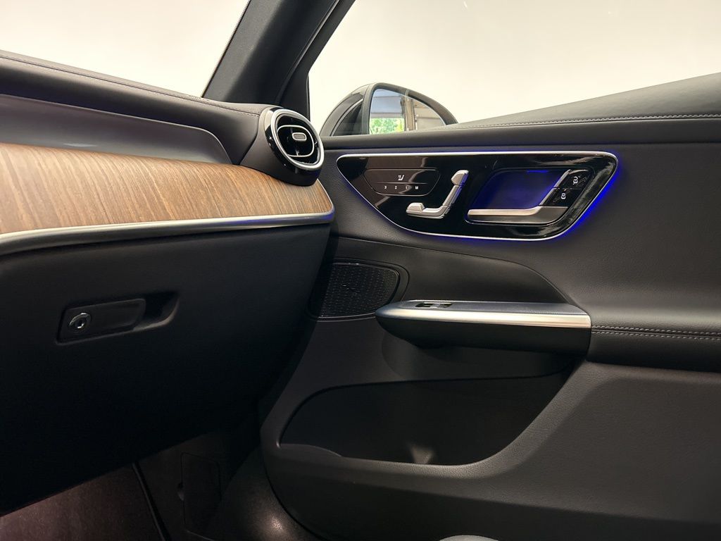 Thumbnail: 2025 Mercedes-Benz GLC - 20