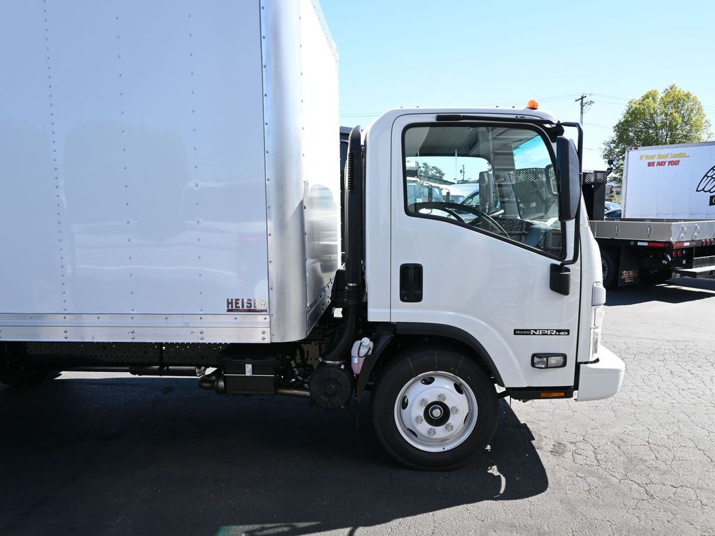 2024 Isuzu NPR HD 
