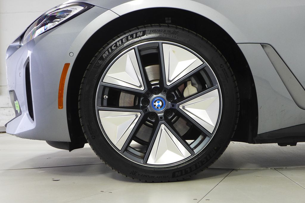 Thumbnail: 2023 BMW i4 - 5