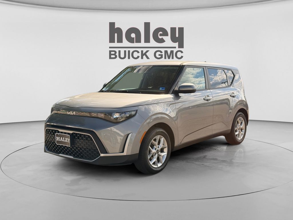 2024 Kia Soul LX FWD