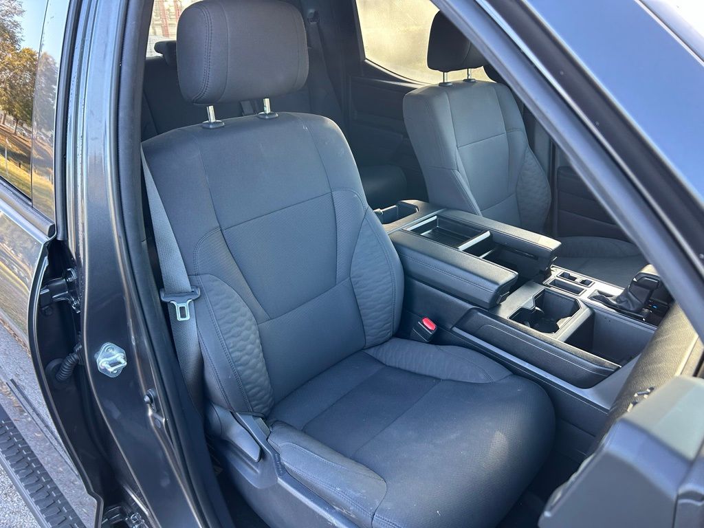 Thumbnail: 2025 Toyota Tundra - 15