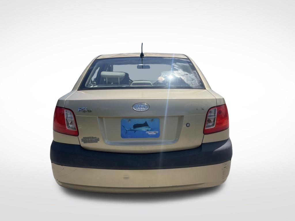 Used 2008 Beige Kia LX image 7