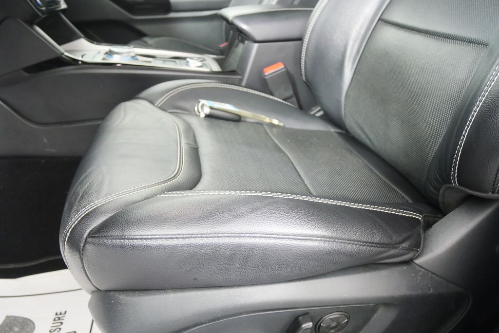 Thumbnail: 2021 Ford Explorer - 9