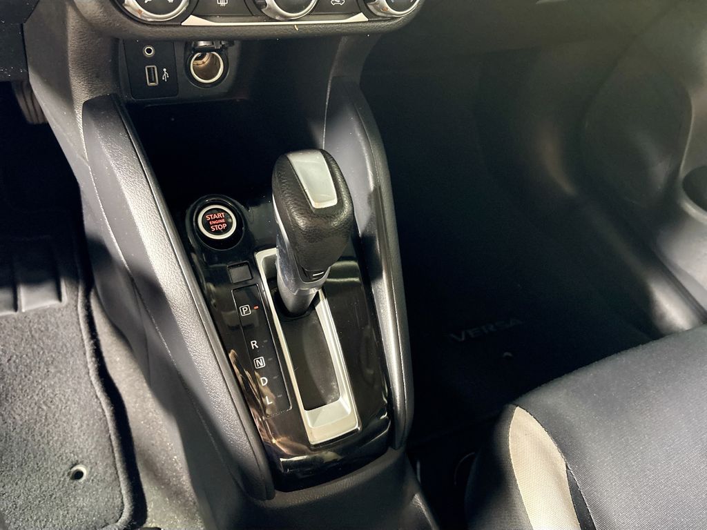 2021 Nissan Versa 1.6 SV