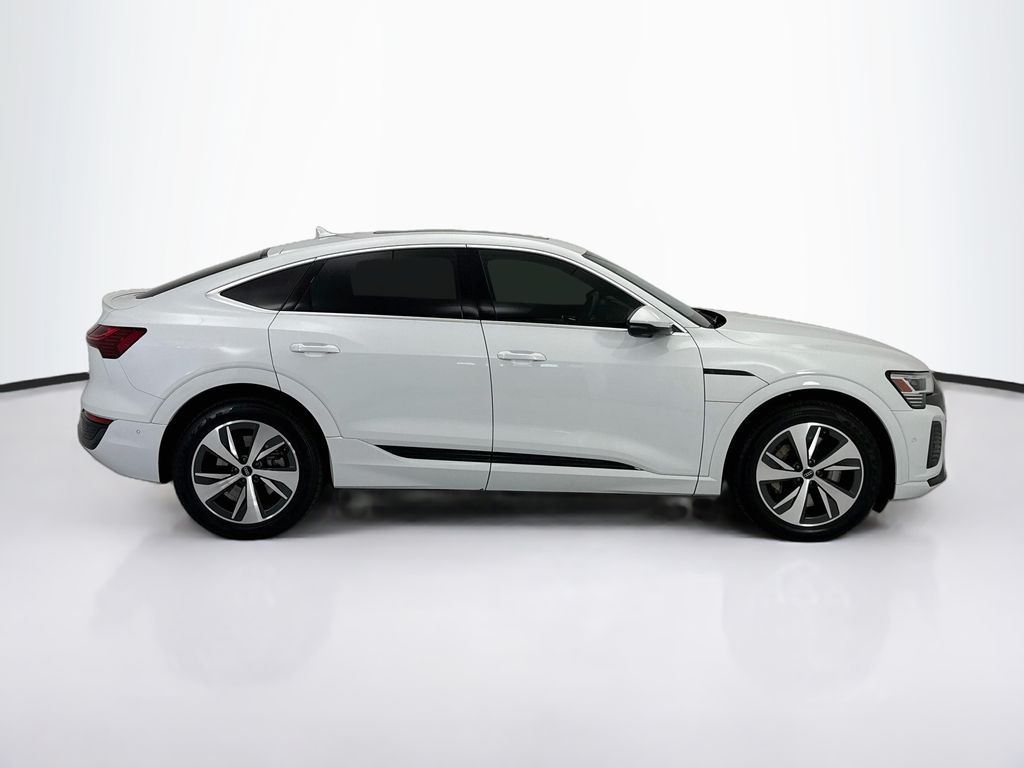 Thumbnail: 2024 Audi Q8 e-tron - 4