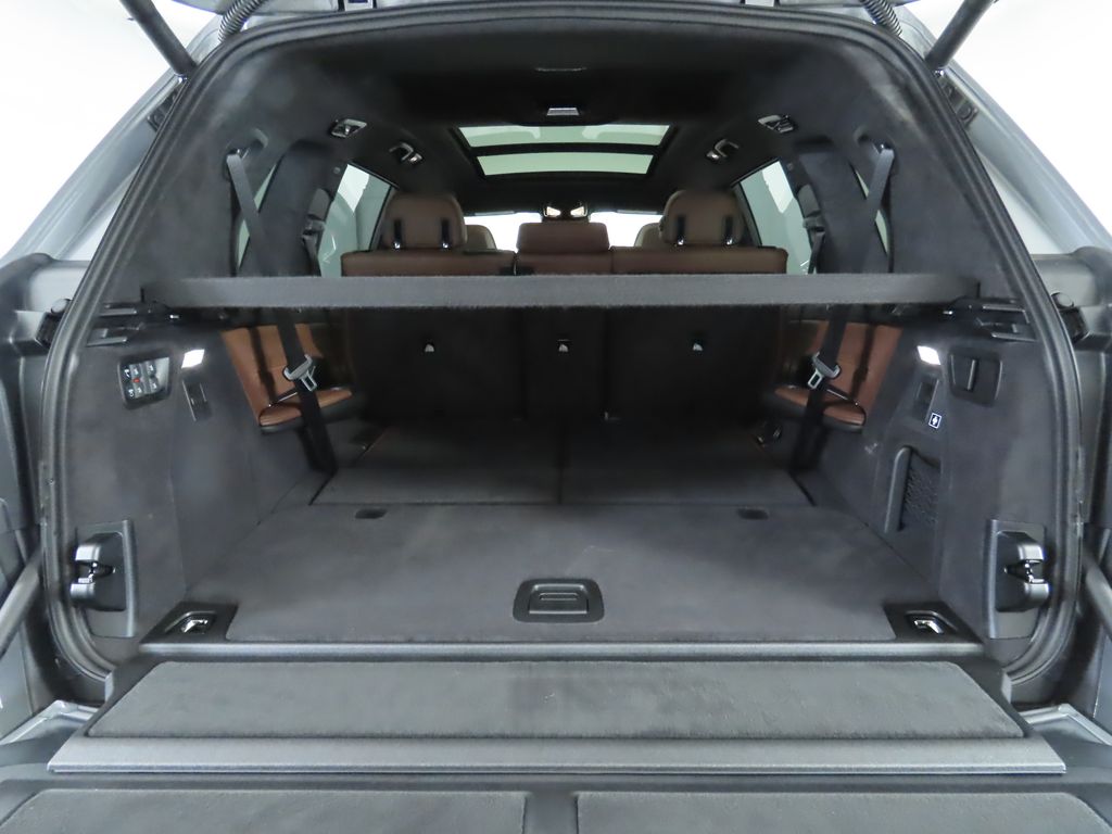 2026 BMW X7 M60i 31