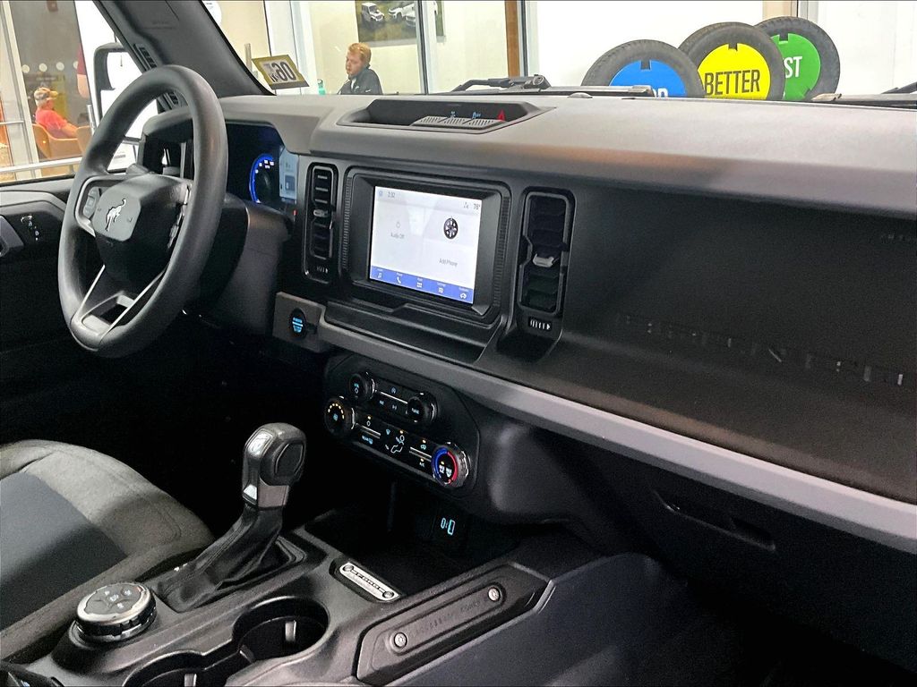 2021 Ford Bronco — photo 14