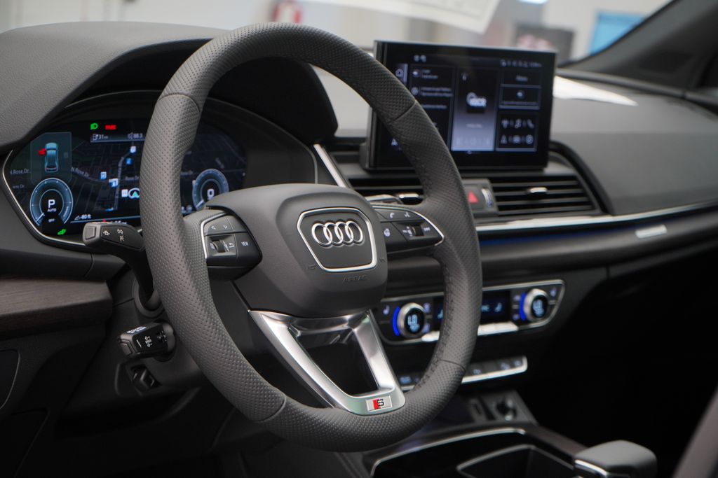 2025 Audi Q5 e  8