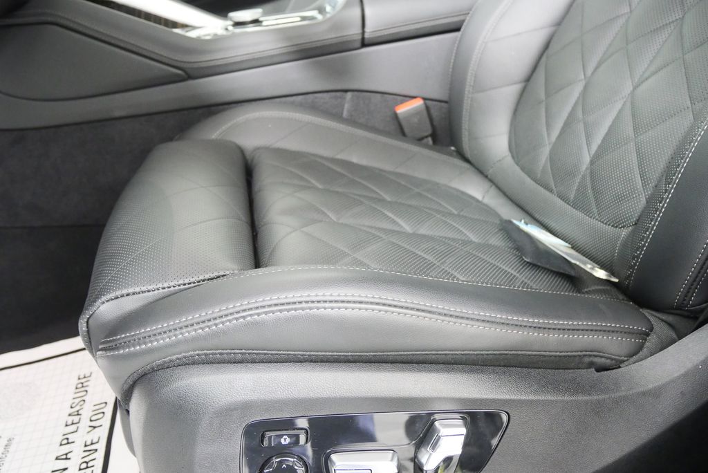 Thumbnail: 2025 BMW X6 - 10