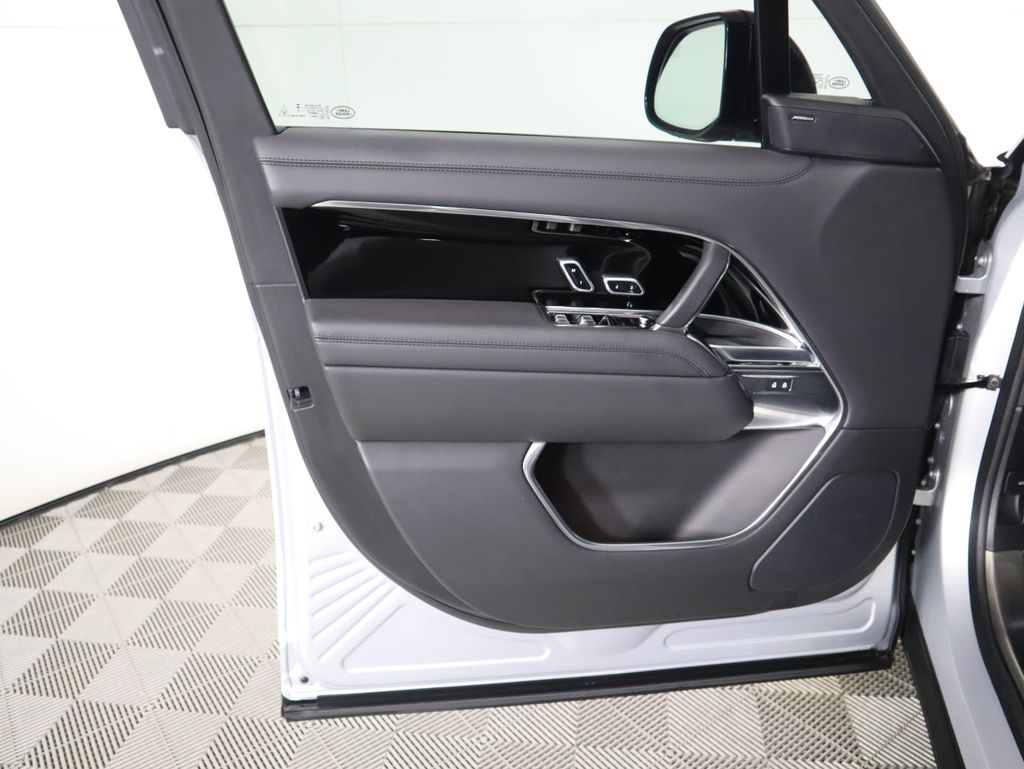 Thumbnail: 2023 Land Rover Range Rover - 25