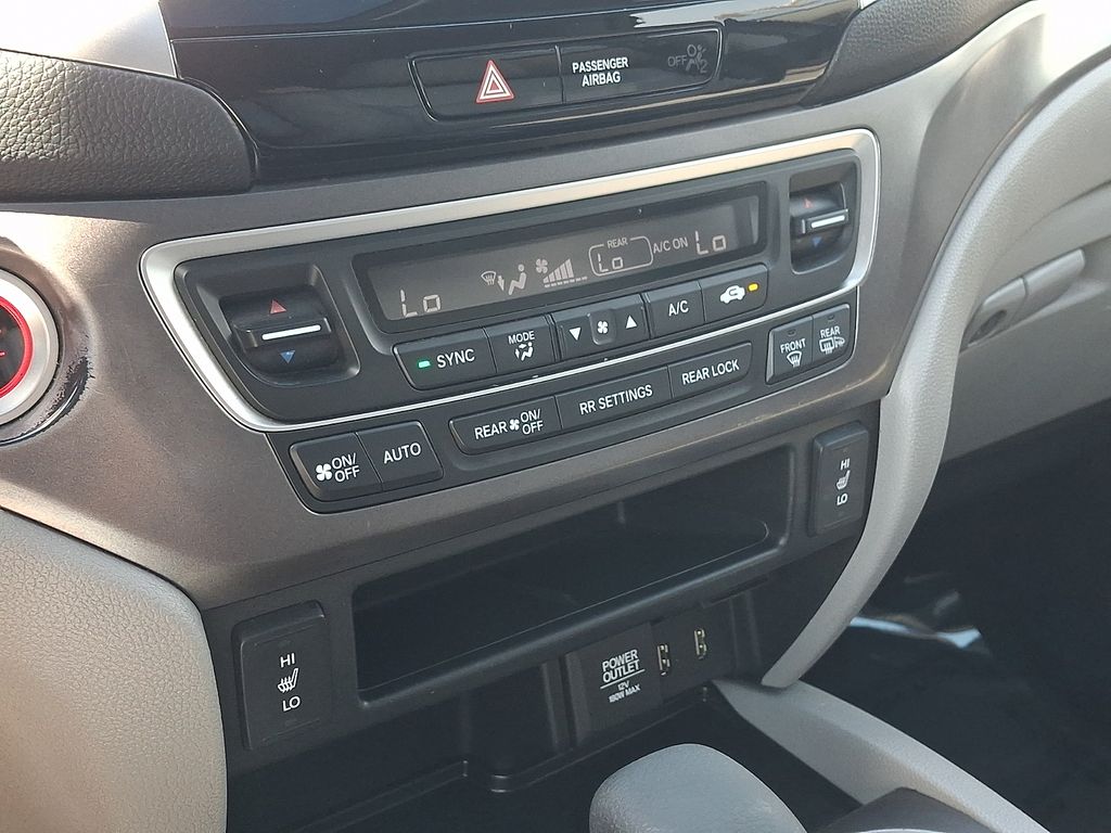 Thumbnail: 2016 Honda Pilot - 16
