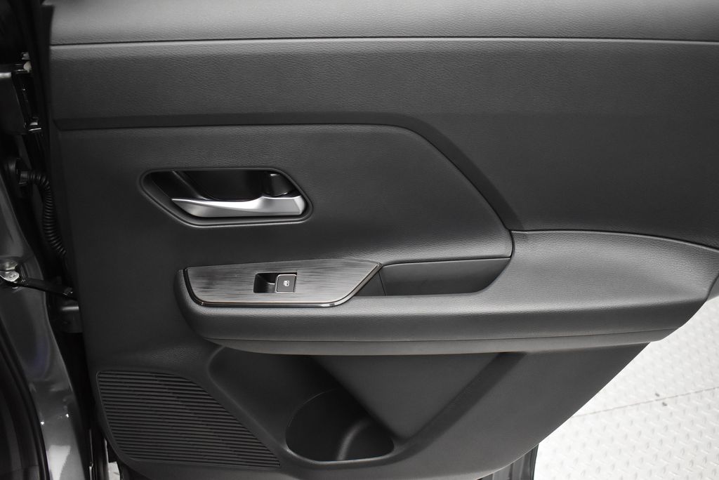 Thumbnail: 2026 Nissan Kicks - 30