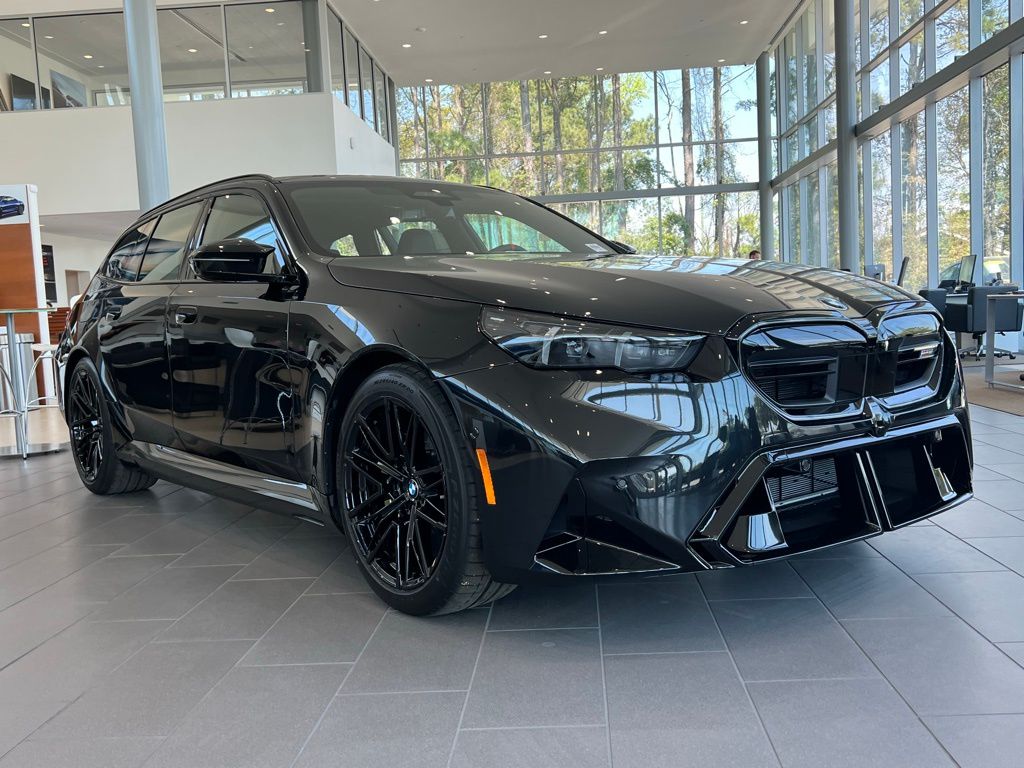 Thumbnail: 2026 BMW M5 - 2