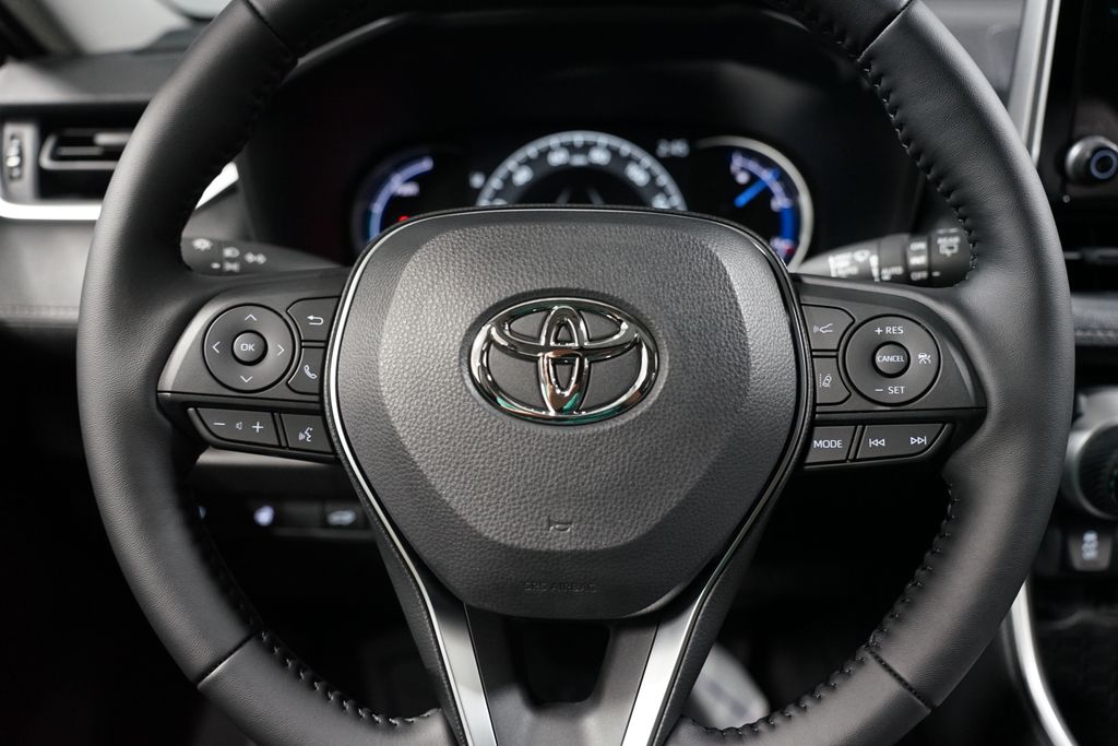 Thumbnail: 2025 Toyota RAV4 - 12