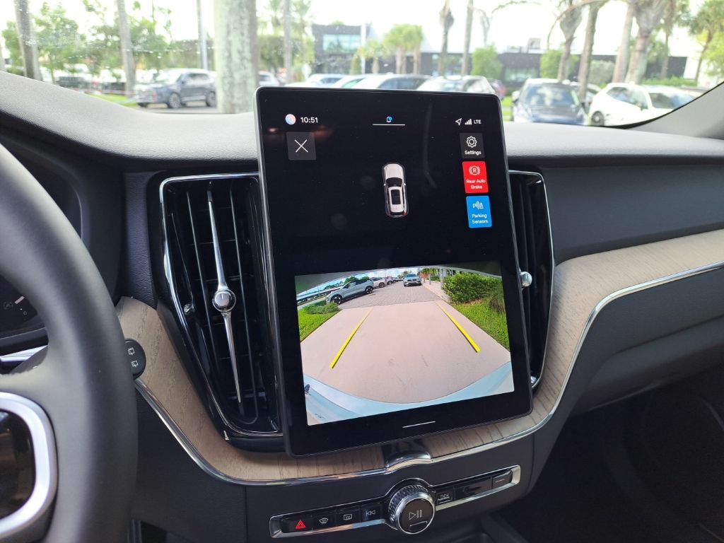 2026 Volvo XC60 Core - Photo 11