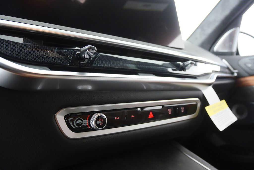 Thumbnail: 2026 BMW X7 - 24