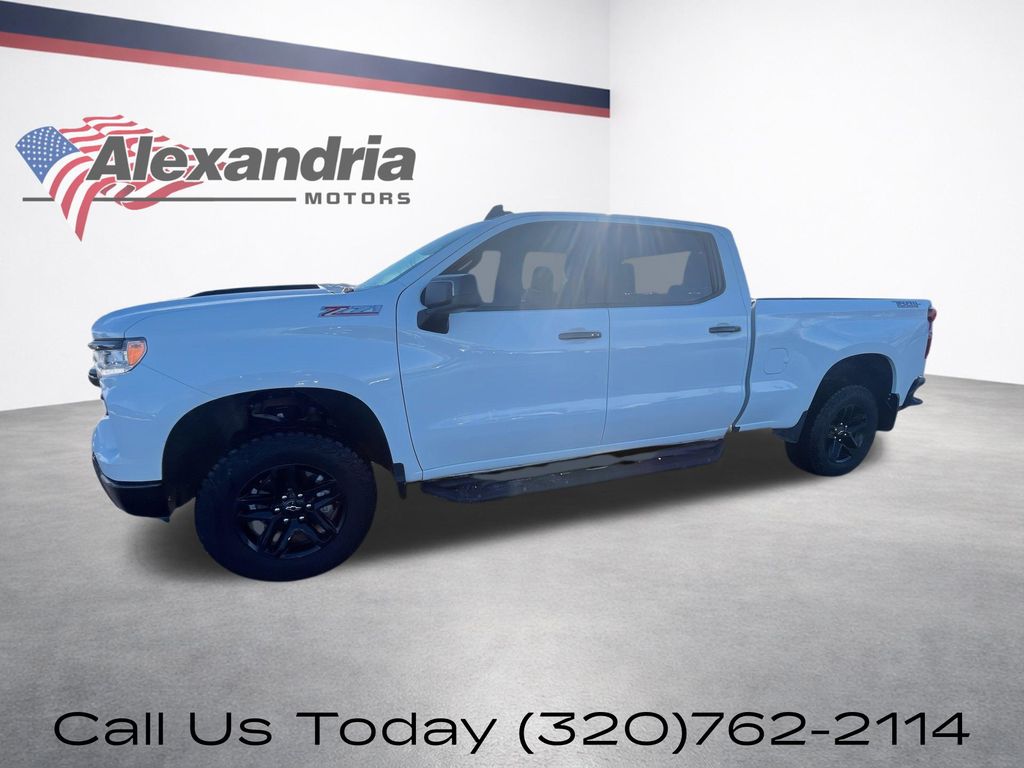 Summit White 2024 Chevrolet Silverado 1500 LT Trail Boss Crew Cab 4WD Pickup Truck Four-Wheel Drive 8-Speed Automatic