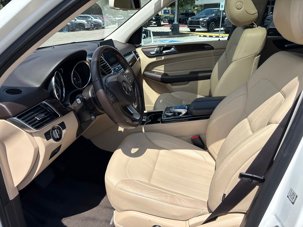 Thumbnail: 2018 Mercedes-Benz GLE - 18