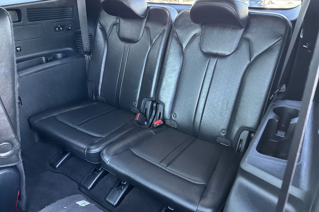 used 2022 Kia Sorento car, priced at $29,914