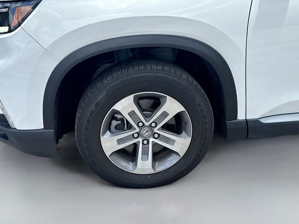 Used 2025 White Honda EX-L image 31