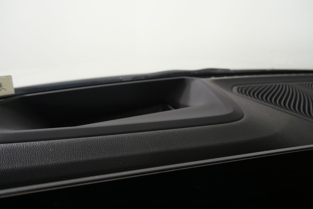 Thumbnail: 2025 BMW 3 Series - 24