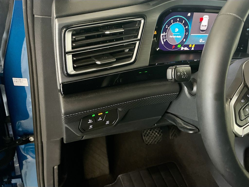 2024 Volkswagen Atlas Cross Sport SE w/Tech - Photo 10