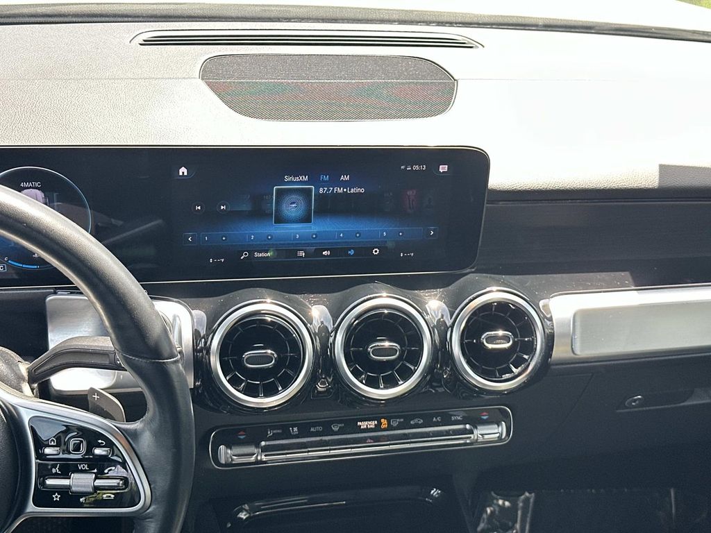 Thumbnail: 2022 Mercedes-Benz GLB - 30